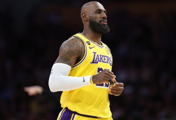 开云-ESPN：联盟多位消息人士建议詹姆斯前往掘金，与约基奇联手